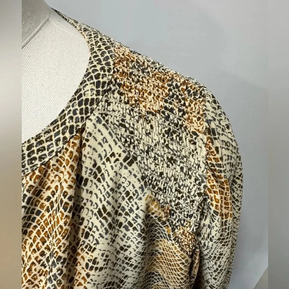 Ava & VIV Women's Plus Size Long Sleeve V-Neck Snake Skin Popover Blouse  Sz X - Picture 6 of 16